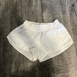 Lululemon White 2.5” Hotty Hot Shorts